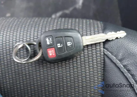 2017 Toyota Corolla L из США, поврежденный, VIN 2T1BURHEXHC864735